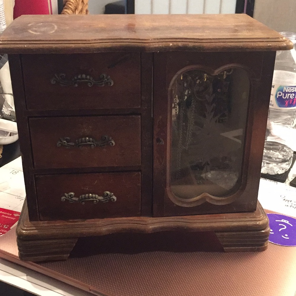 Vintage jewelry box